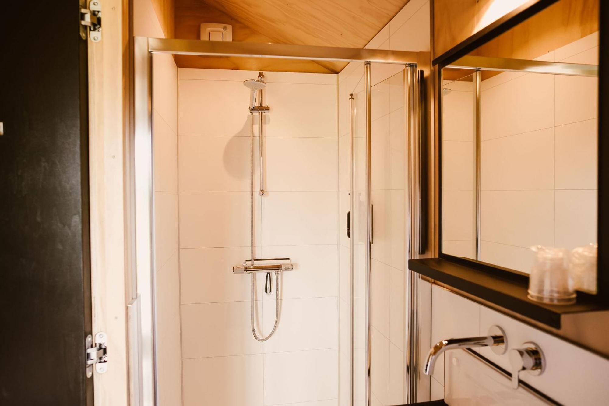 Boutiquehotel & Tiny Houses Plek17 Milsbeek Buitenkant foto
